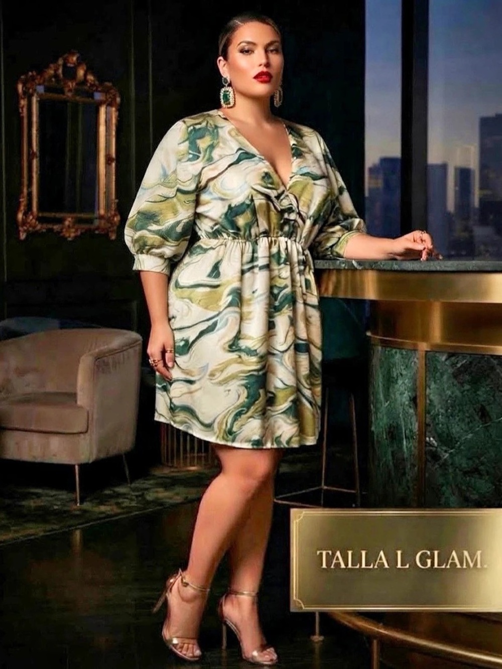 Glam Abstract Mini Dress in Green & Cream Size Large Like New